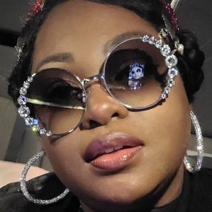 Meet your Posher, Casey